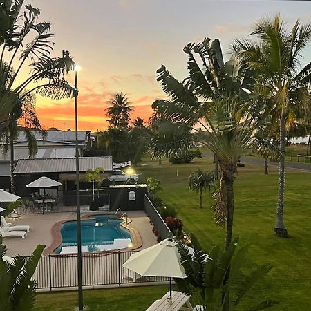 Kinka Palms Motel Yeppoon Extérieur photo