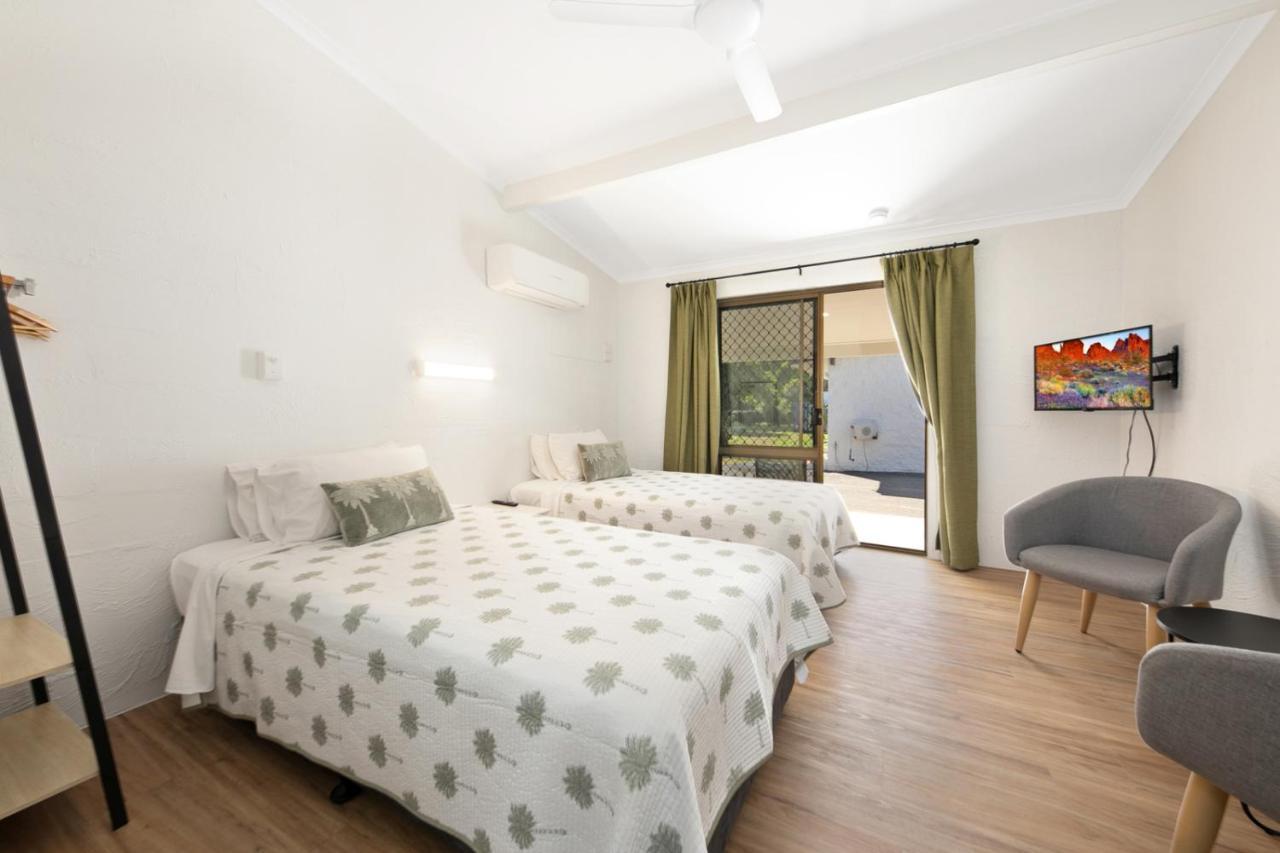 Kinka Palms Motel Yeppoon Extérieur photo