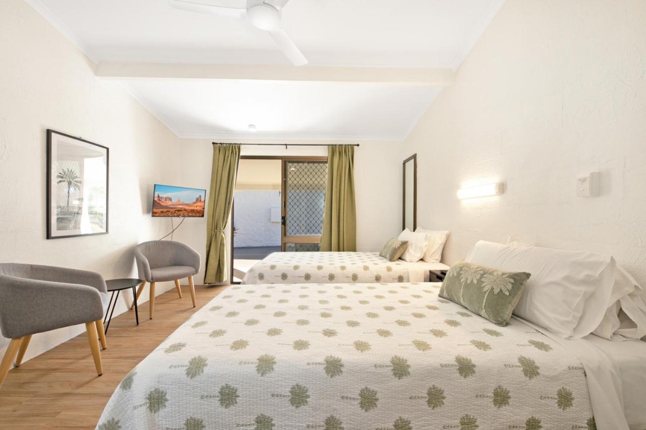 Kinka Palms Motel Yeppoon Extérieur photo