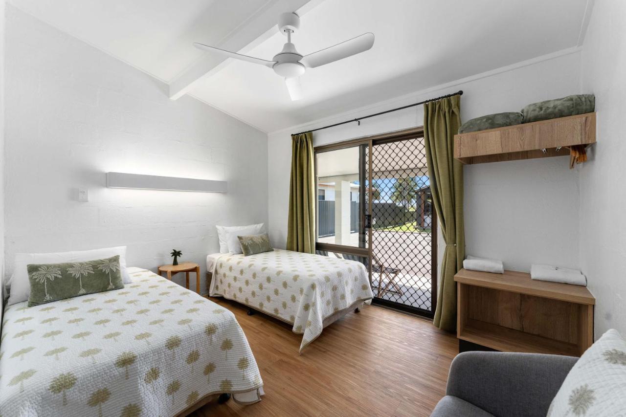 Kinka Palms Motel Yeppoon Extérieur photo