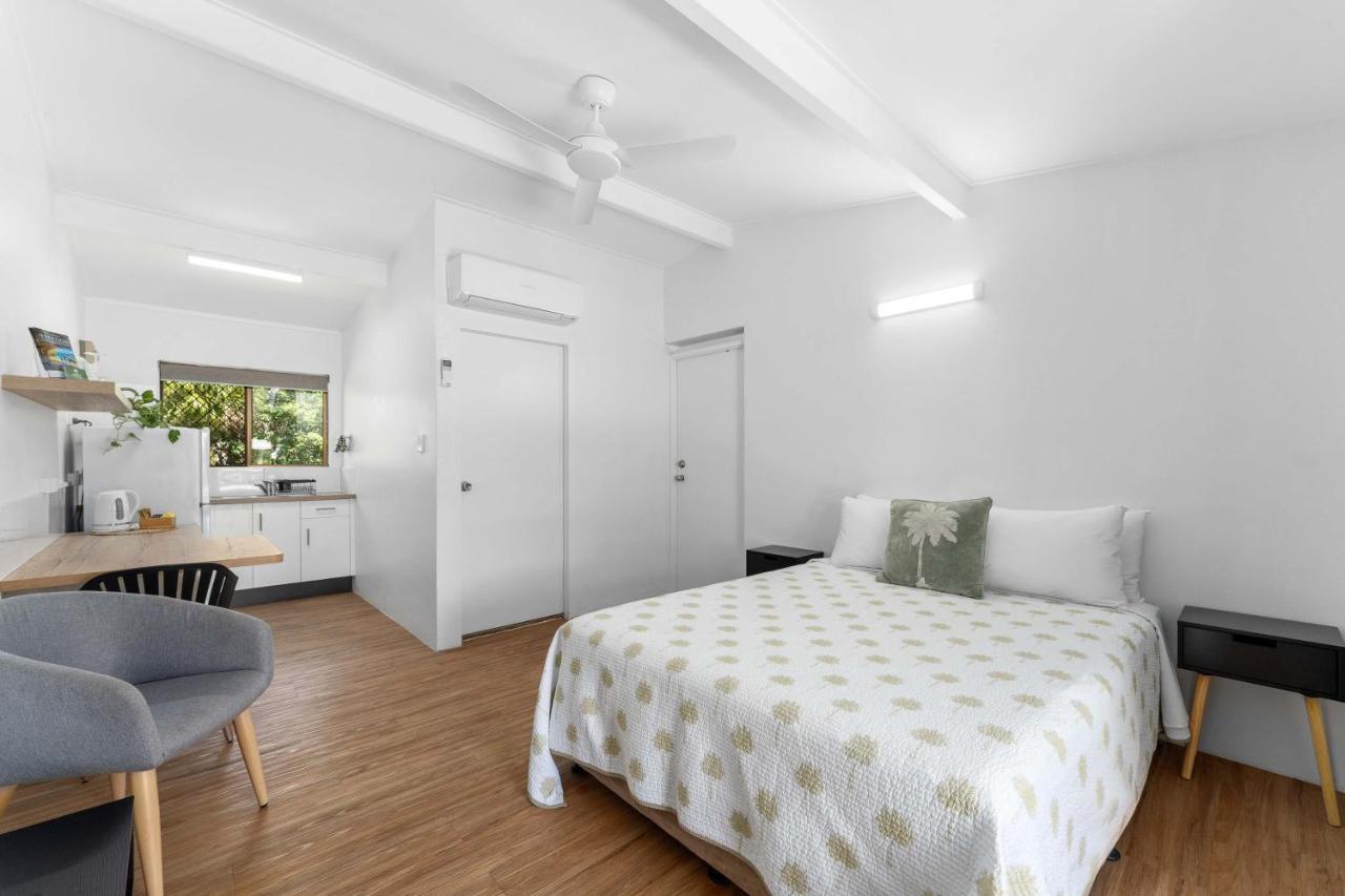Kinka Palms Motel Yeppoon Extérieur photo